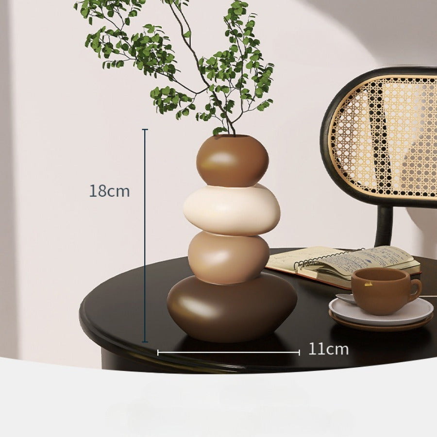 A Decorative Vase Featuring a Deer, Perfect for Enhancing The Ambiance of Your Living Room Or Dining Area, Ideal As a Housewarming Gift for Friends